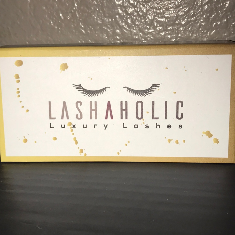 BRAND NEW !! Eyelashes